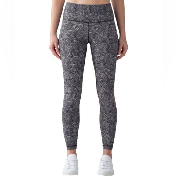 Lululemon Wonder Under High Rise Tight 25” inseam - Picture 3 of 7